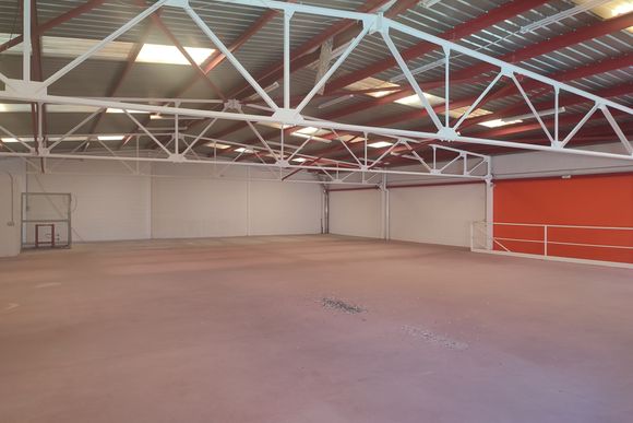 Altell diàfan de 480 m² en primera planta — foto 4