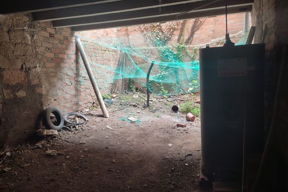 Casa amb dos habitatges, garatge i jardí — foto 4