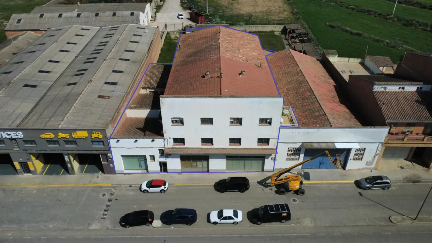 Conjunt de naus industrials amb habitatge — foto 1