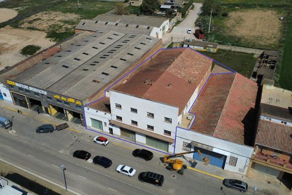 Conjunt de naus industrials amb habitatge — foto 4