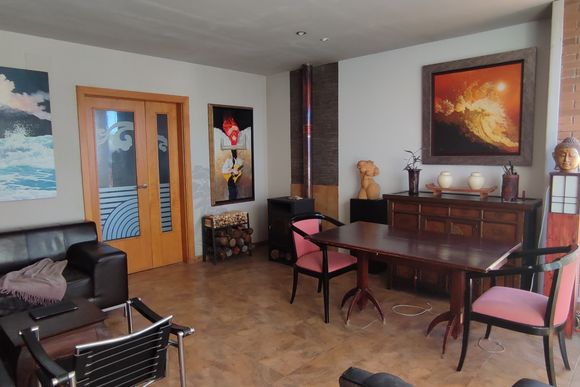 Casa adossada amb jardí i xemeneia — foto 3