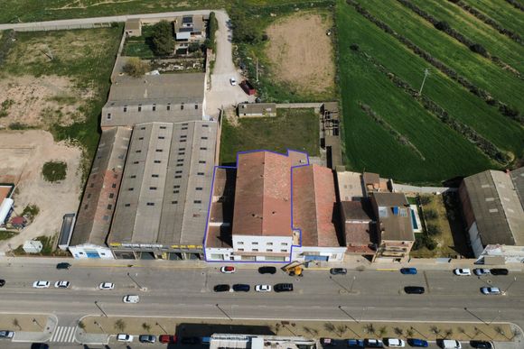 Conjunt de naus industrials amb habitatge — foto 3