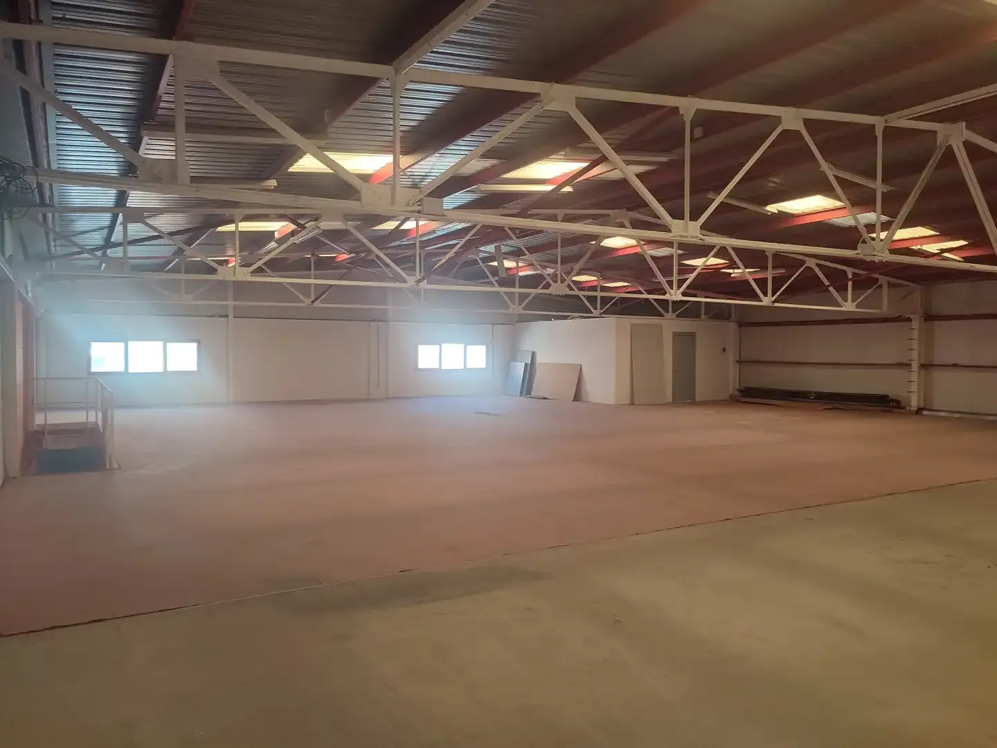 Altell diàfan de 480 m² en primera planta — foto 1