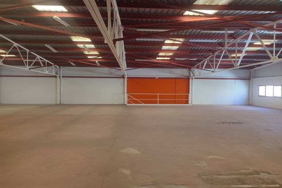 Altell diàfan de 480 m² en primera planta — foto 3