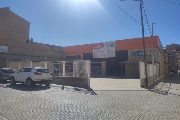 Locals i pàrquings de lloguer a Les Garrigues